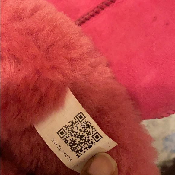 Pink UGGS - Picture 3 of 6